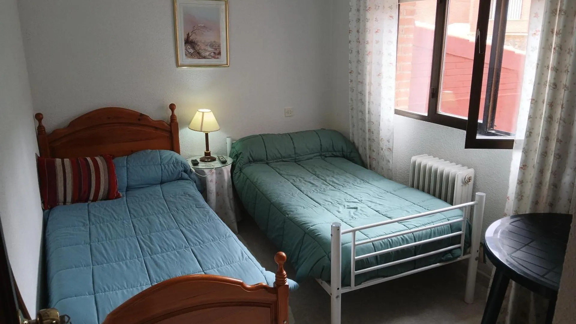 Room In Holiday House - Habitacion Privada Doble Toledo Las Nieves  Guest house